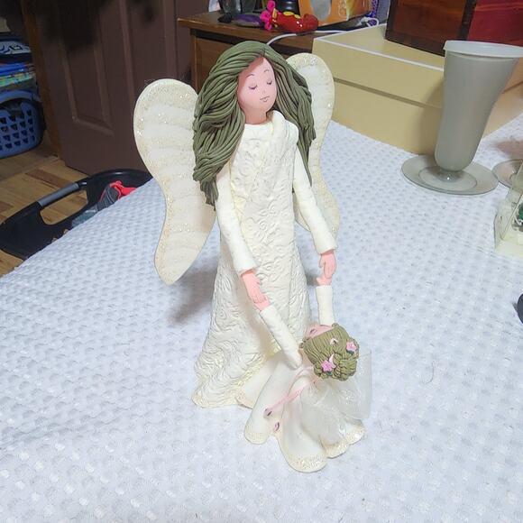 CHERISHED MEMORIES EUC KNEEDED ANGELS VINTAGE FIGURINE - Picture 1 of 9